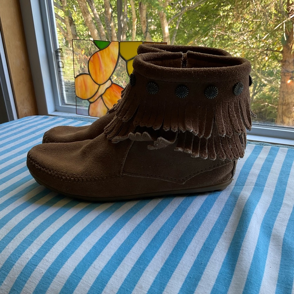 Minnetonka Vintage Suede Fringe Studded Moccasin Booties Boho 5 - Picture 6 of 8